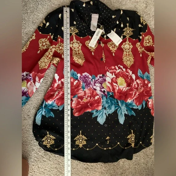 Chico's reversible button blouse.Tunic length.Chico's Size 2 (L/XL)Never worn. - Picture 5 of 9